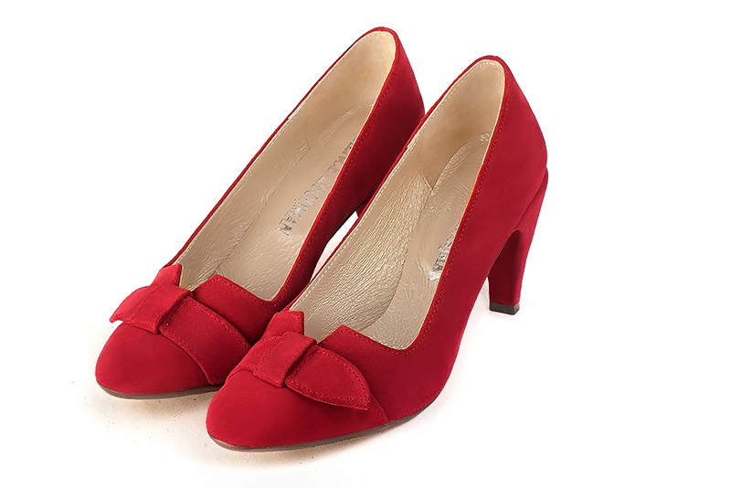 French elegance and refinement for these cardinal red dress pumps, with a knot on the front, 
                available in many subtle leather and colour combinations. Possibility to customize with your colors, materials and heels.
With its original cutout, this pretty fitted pump
will render you great services, combining comfort and distinction. 
                Matching clutches for parties, ceremonies and weddings.   
                You can customize these shoes to perfectly match your tastes or needs, and have a unique model.  
                Choice of leathers, colours, knots and heels. 
                Wide range of materials and shades carefully chosen.  
                Rich collection of flat, low, mid and high heels.  
                Small and large shoe sizes - Florence KOOIJMAN